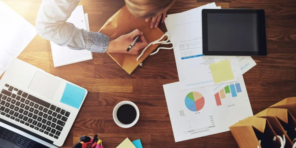 دور شركة تسويقية في بناء الهوية الرقمية للعلامة التجارية